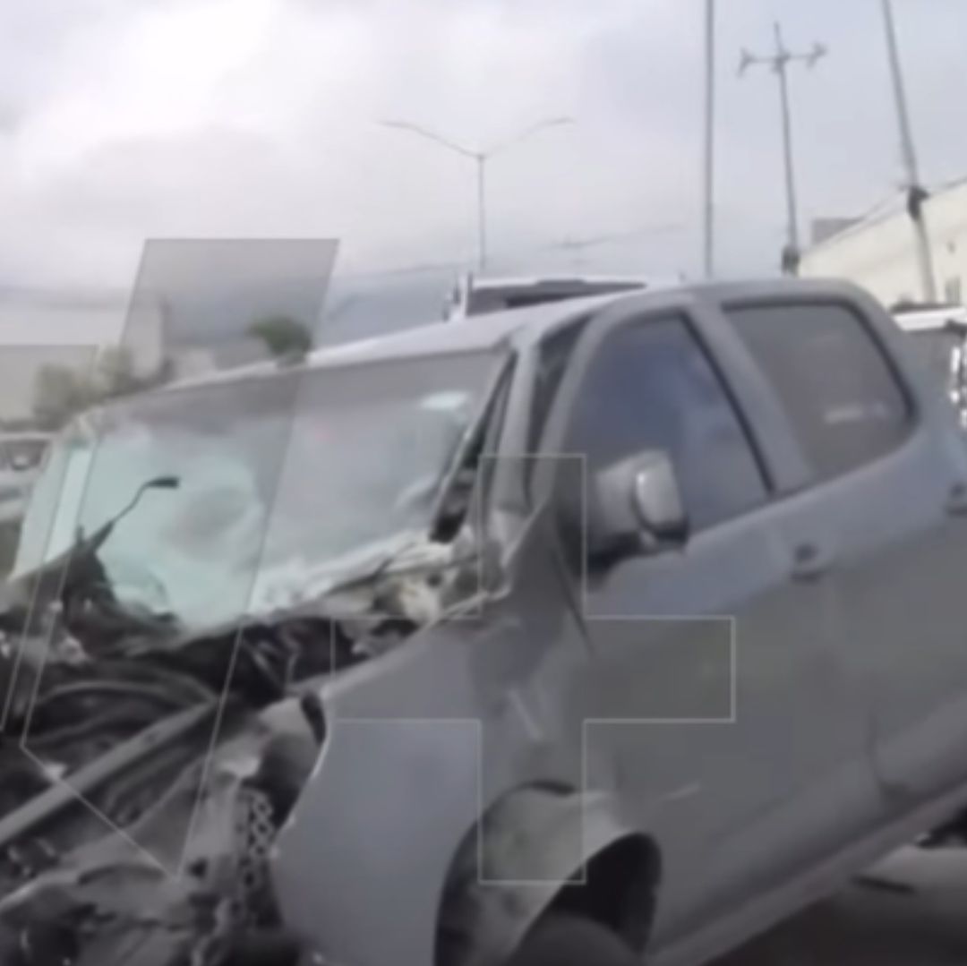 Choque camioneta y camión deja 7 heridos en Monterreyo