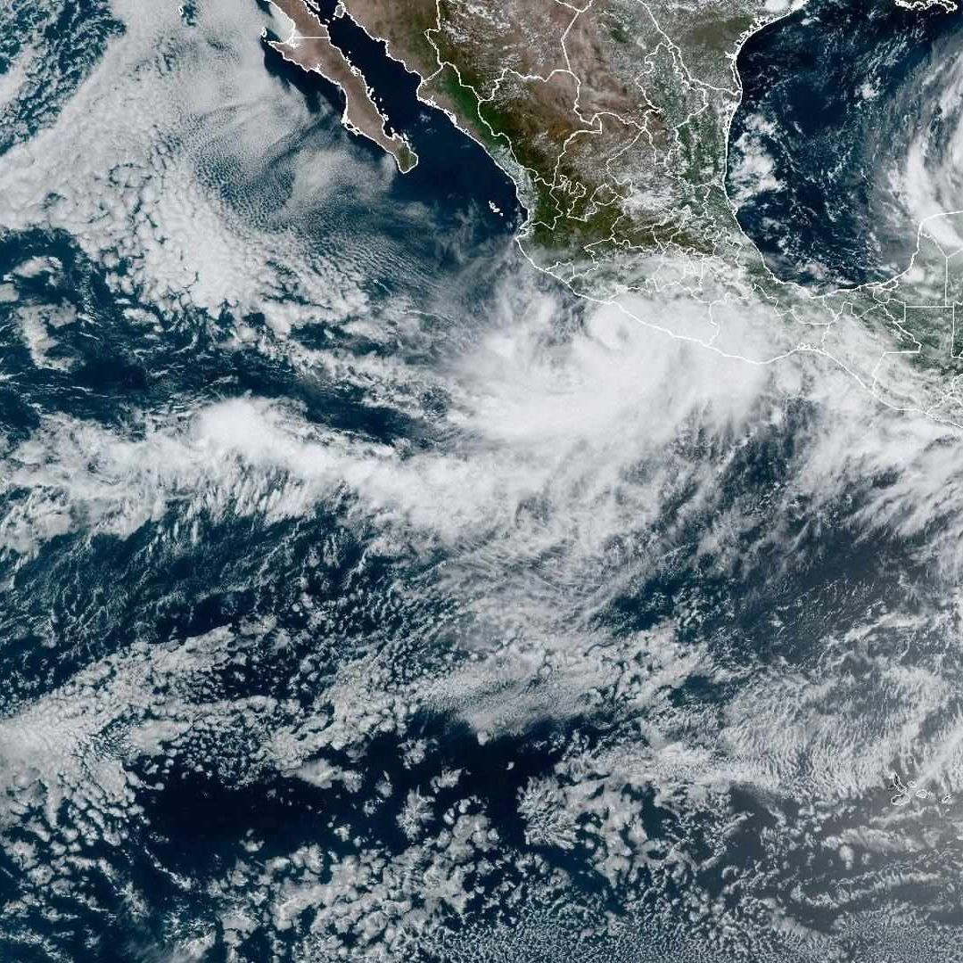 Huracán John categoría 1 con trayectoria a Michoacán