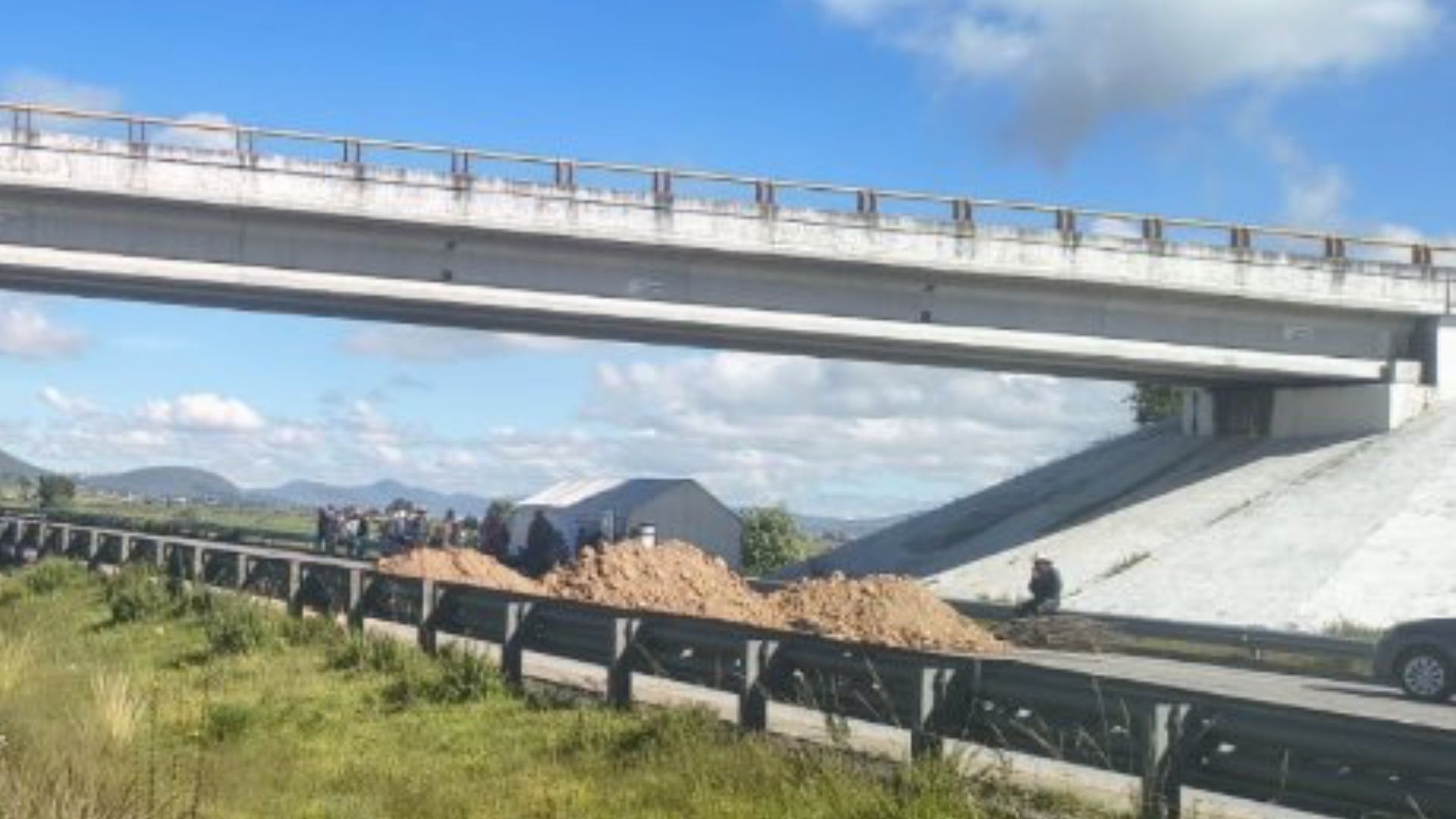 Sigue Bloqueo en Arco Norte Después de 48 Horas Hoy 13 de Septiembre Cuáles Son las Vías Alternas