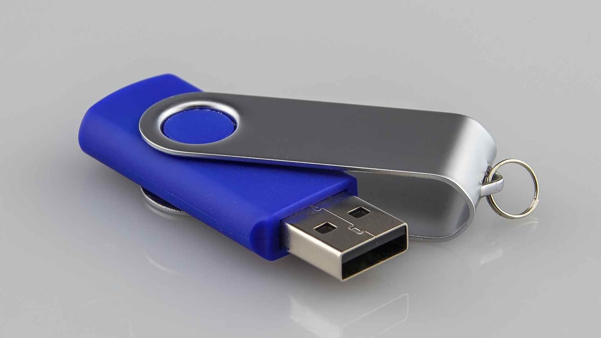 Hombre Mata a su Amigo porque Perdió su Memoria USB