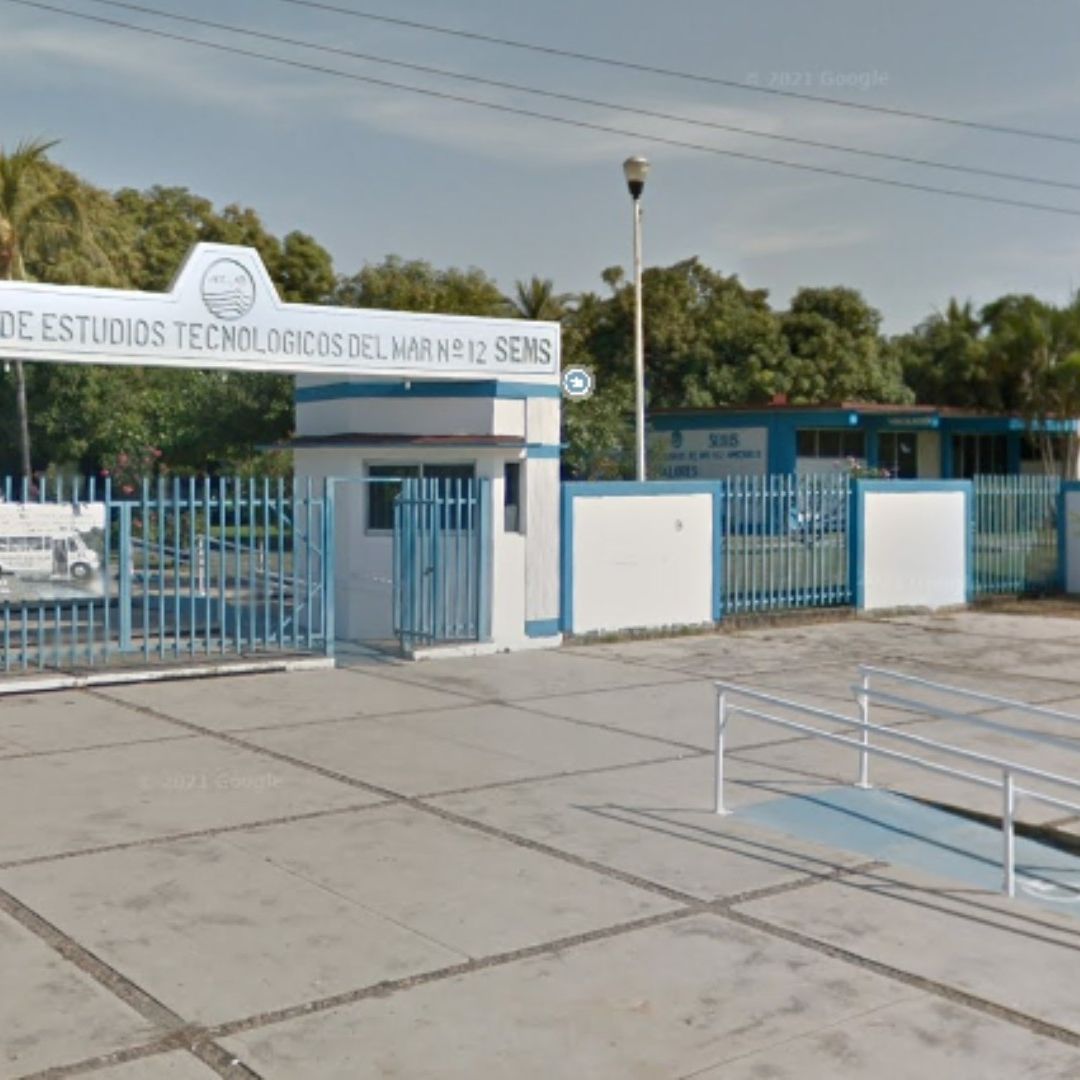 Hospitalizan Alumnos en Manzanillo, Colima, Tras Comer Tortas de Cochinita con Vidrio Molido