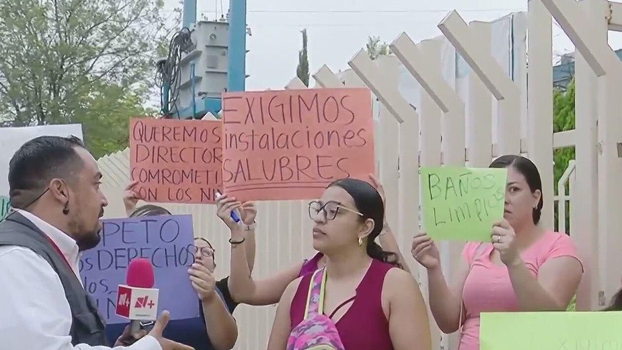 Protestan Padres por Falta de Agua en Escuela; Exigen Solución