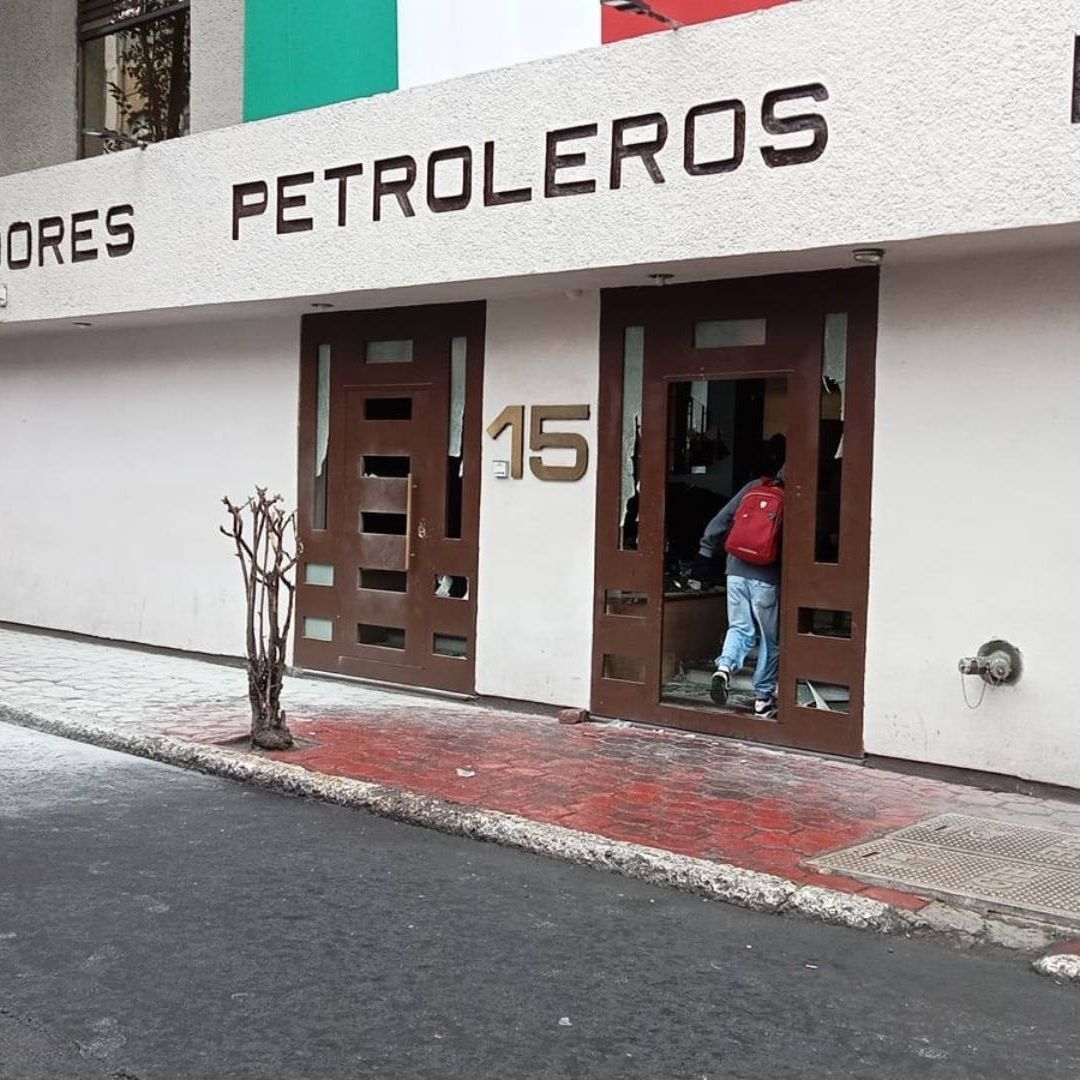 pelea en el Sindicato Petrolero en CDMX