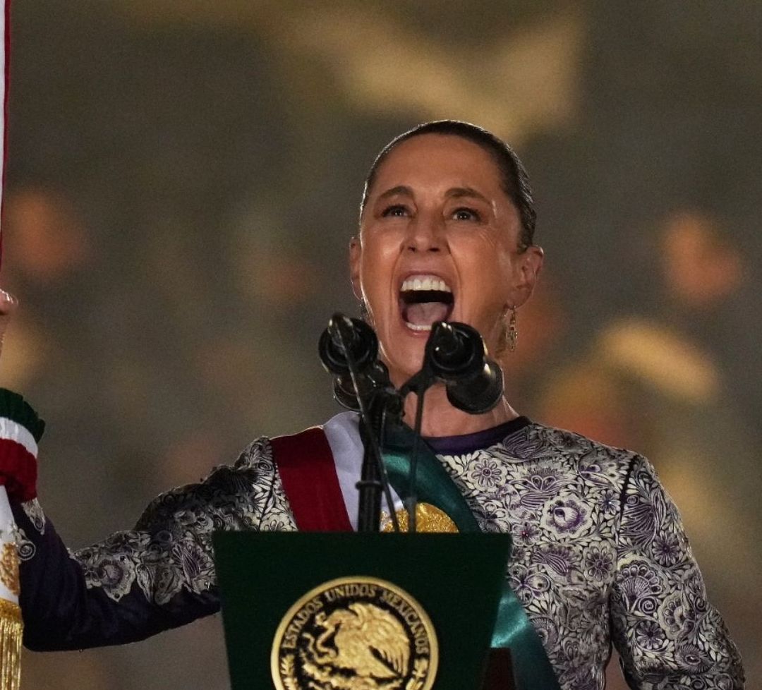 Primer Grito de Independencia de Claudia Sheinbaum: Presidenta de México Celebra ante Miles
