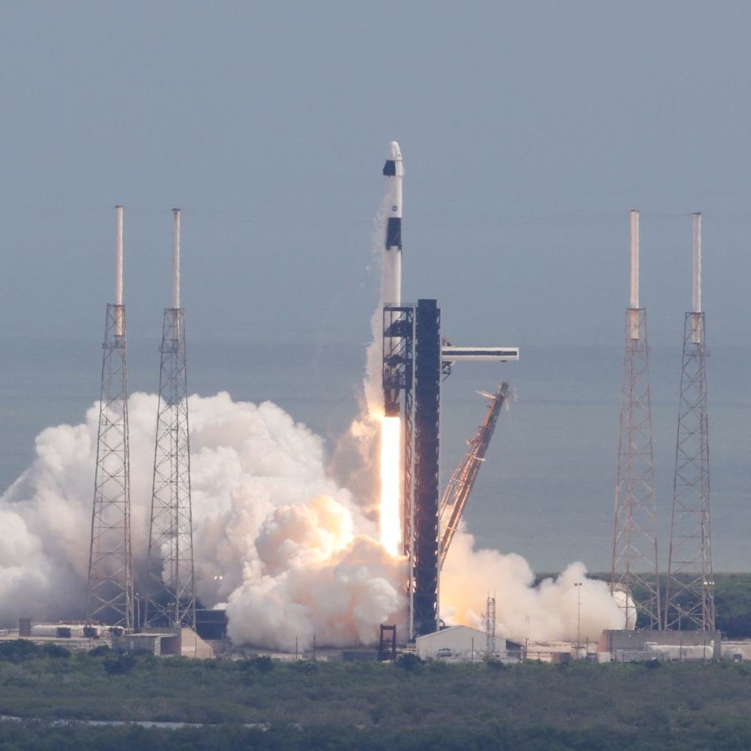 Inicia rescate de astronautas atrapados en Estación Espacial Internacional