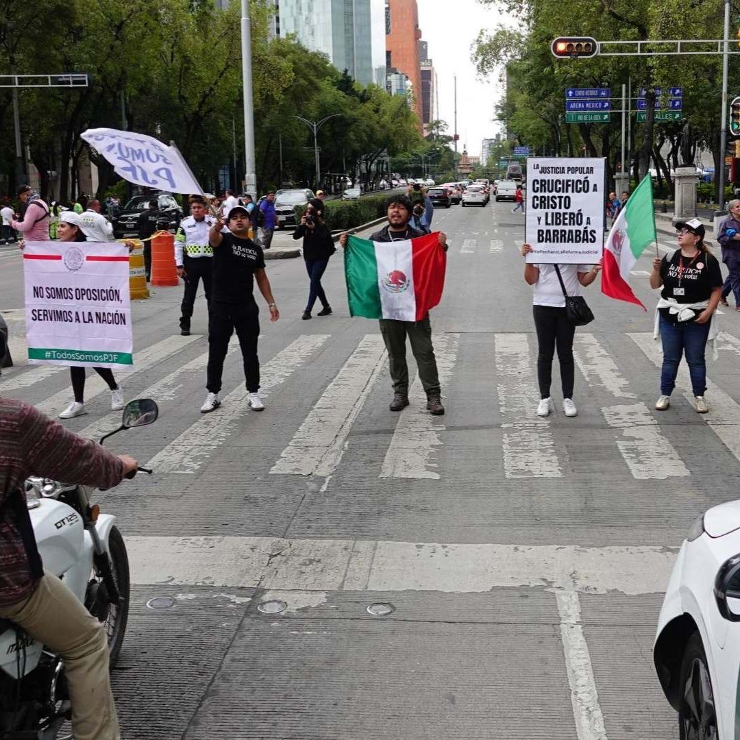 Manifestación y bloqueos en Paseo de la Reforma, CDMX