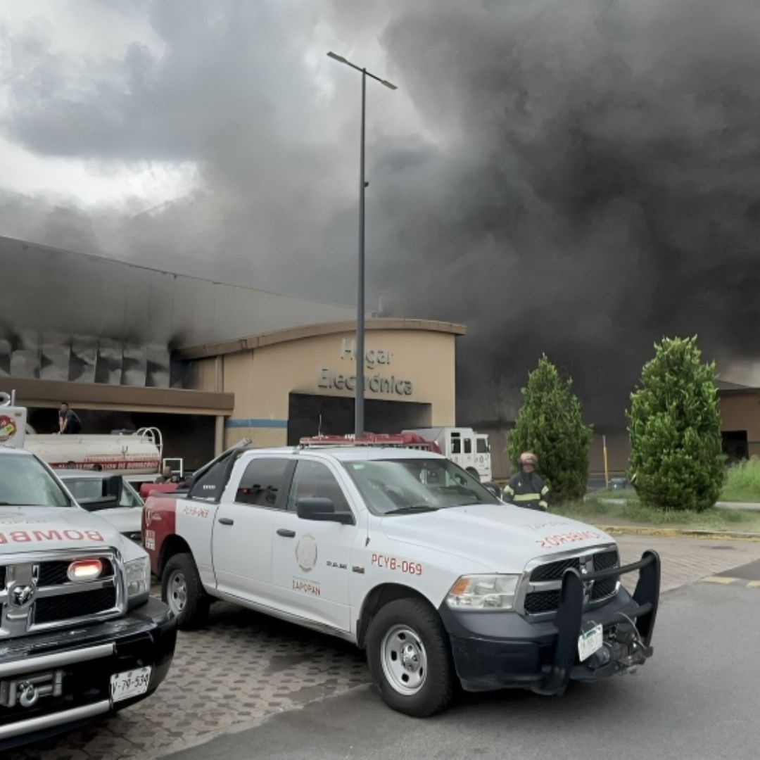 Se incendia Walmart en Zapopan, Jalisco