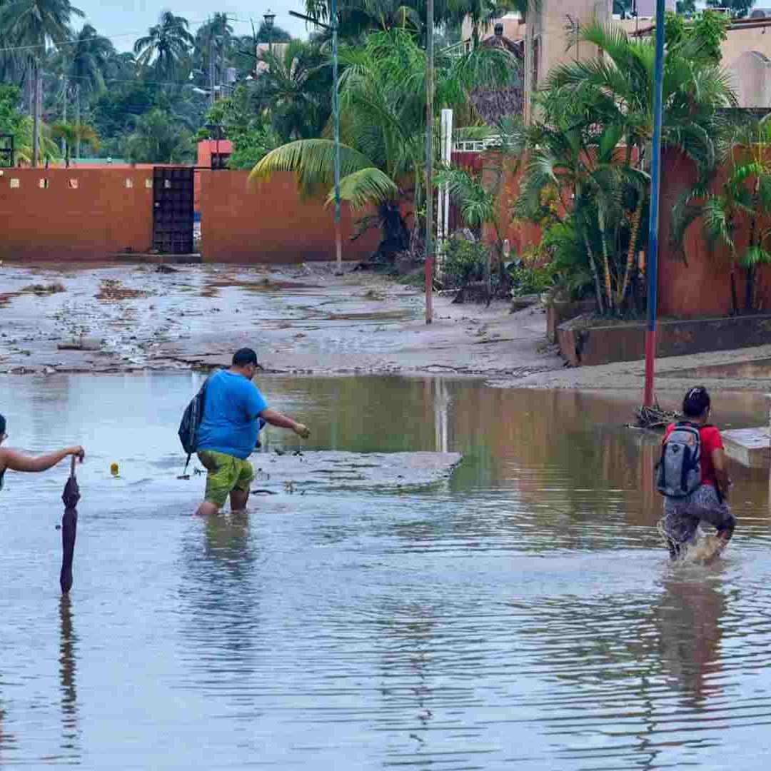Huracán John deja miles de damnificados en Guerrero.
