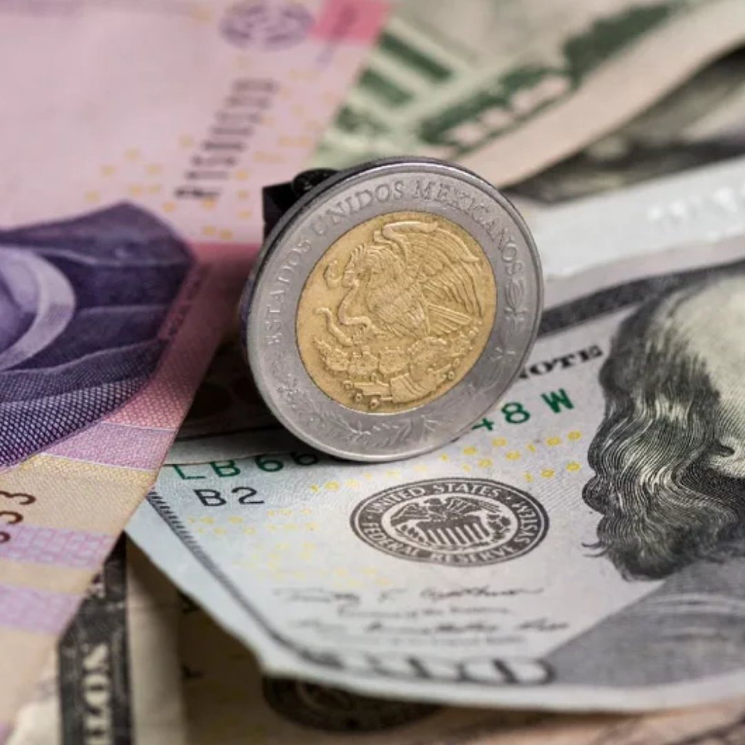 Peso Mexicano Toca su Mejor Nivel desde Julio de 2024 en Día de la Independencia; Así Cotiza frente al Dólar
