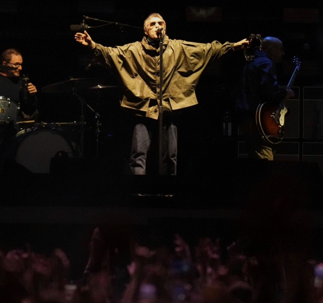 Oasis Volvió a México, 17 Años Después y Detuvo el Tiempo ante Miles en el Estadio GNP