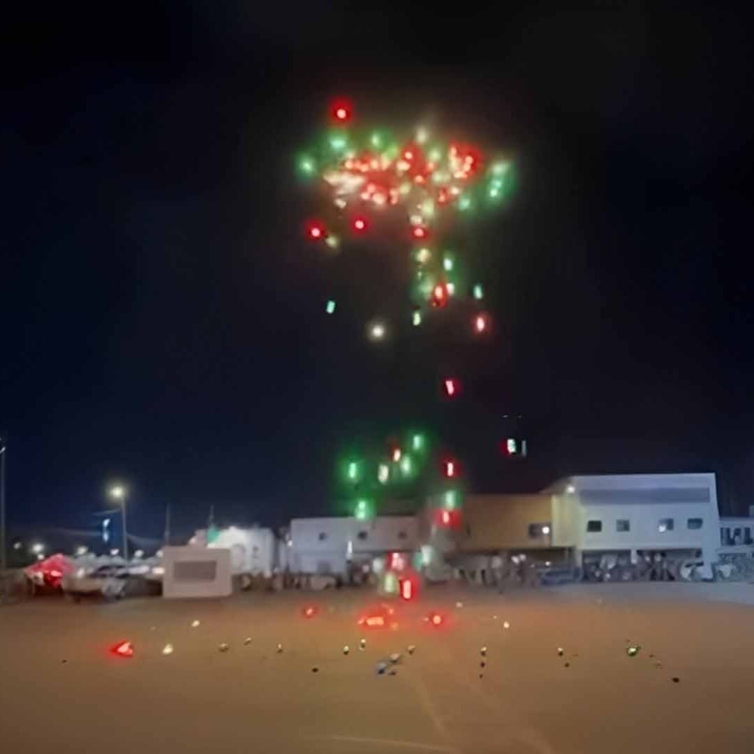 Video: Drones Chocan Durante Show del Grito de Independencia en Piedras Negras, Coahuila