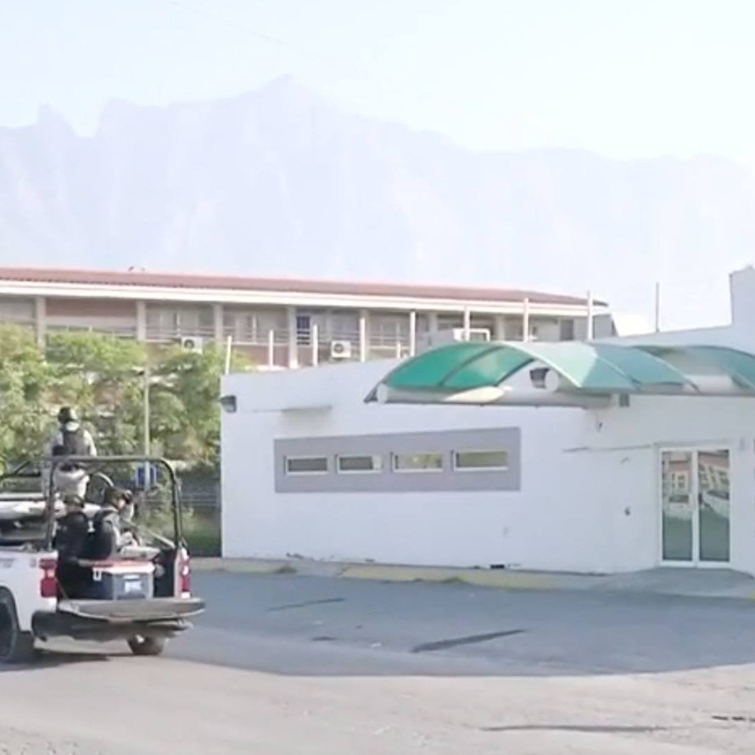 Persiguen y Asesinan a Hombre Frente a Hospital en García, NL
