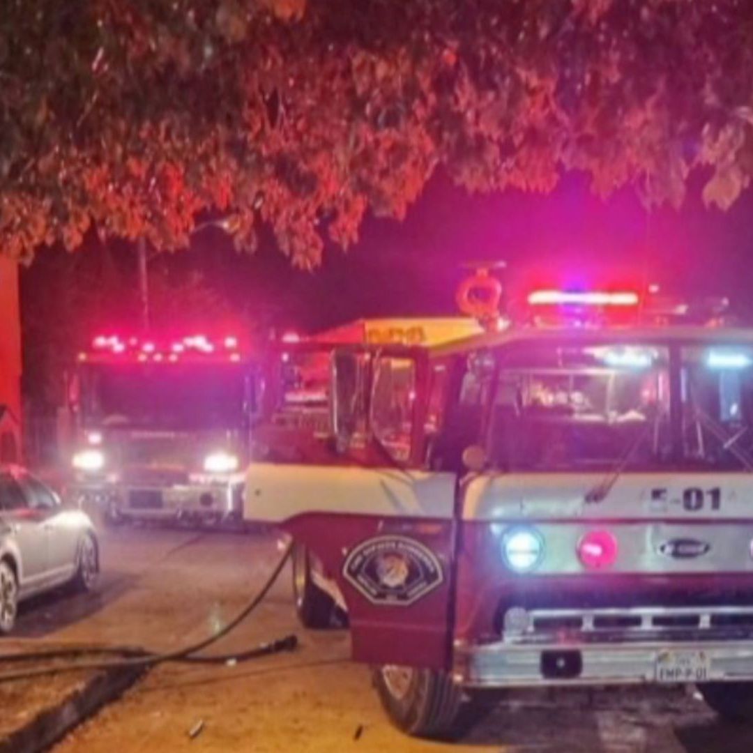 Vivienda en Empalme se Incendia por Corto Circuito en el Refrigerador; Dejó Dos Personas Heridas