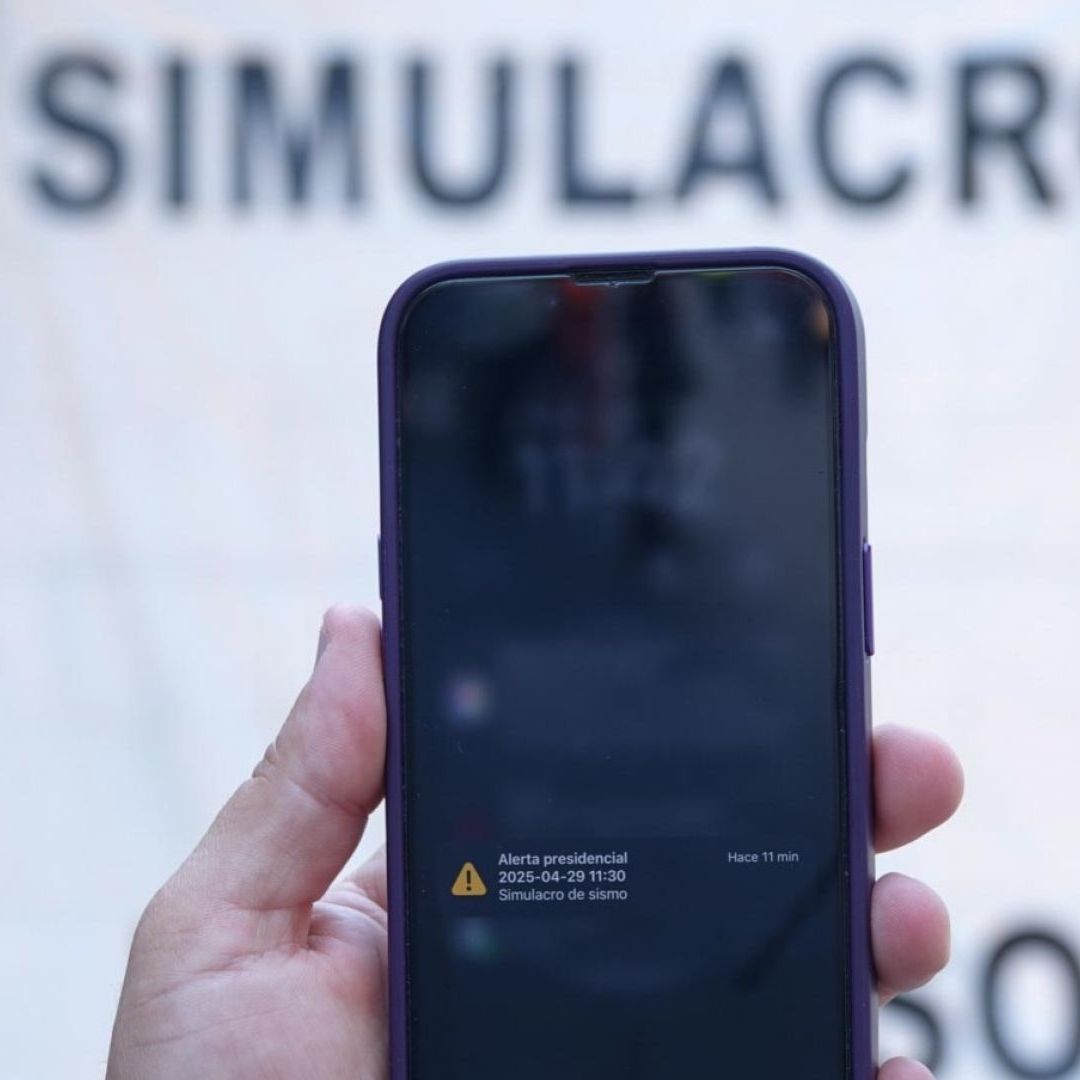 Mensaje de Simulacro Nacional en teléfono celular