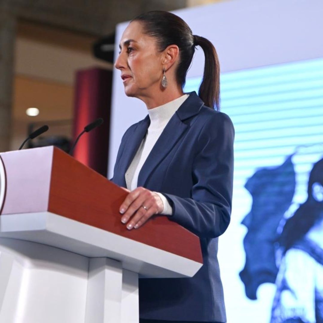 Claudia Sheinbaum durante su primera conferencia mañanera en Palacio Nacional