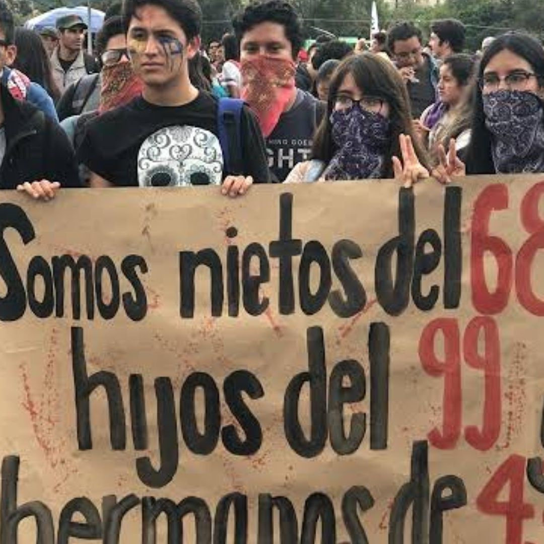 Los manifestantes conmemoran uno de los episodios de represión gubernamental más atroces en la historia de México