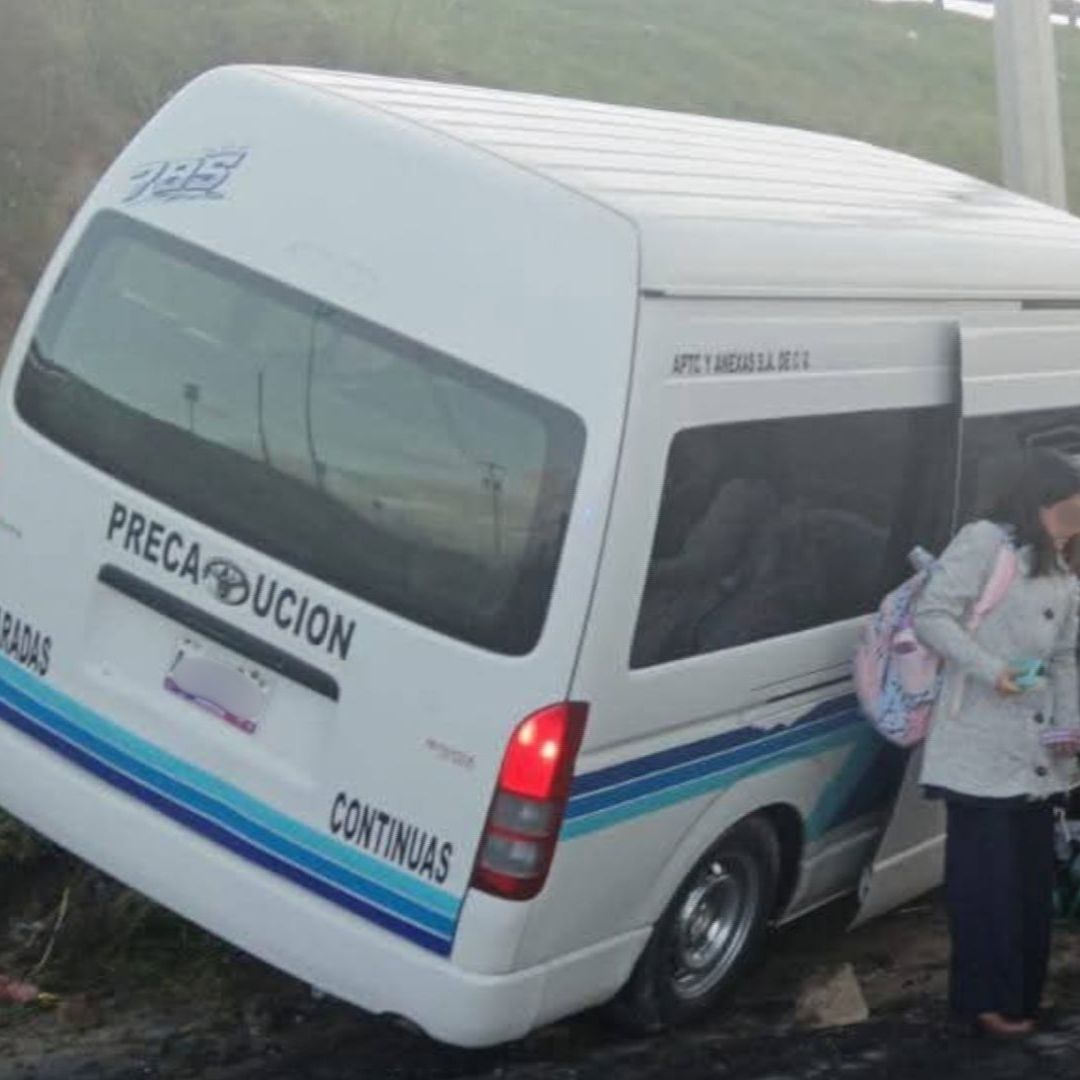 Robo Combi Pasajeros Ruta Flecha Azul Transporte Público Totolac Tlaxcala