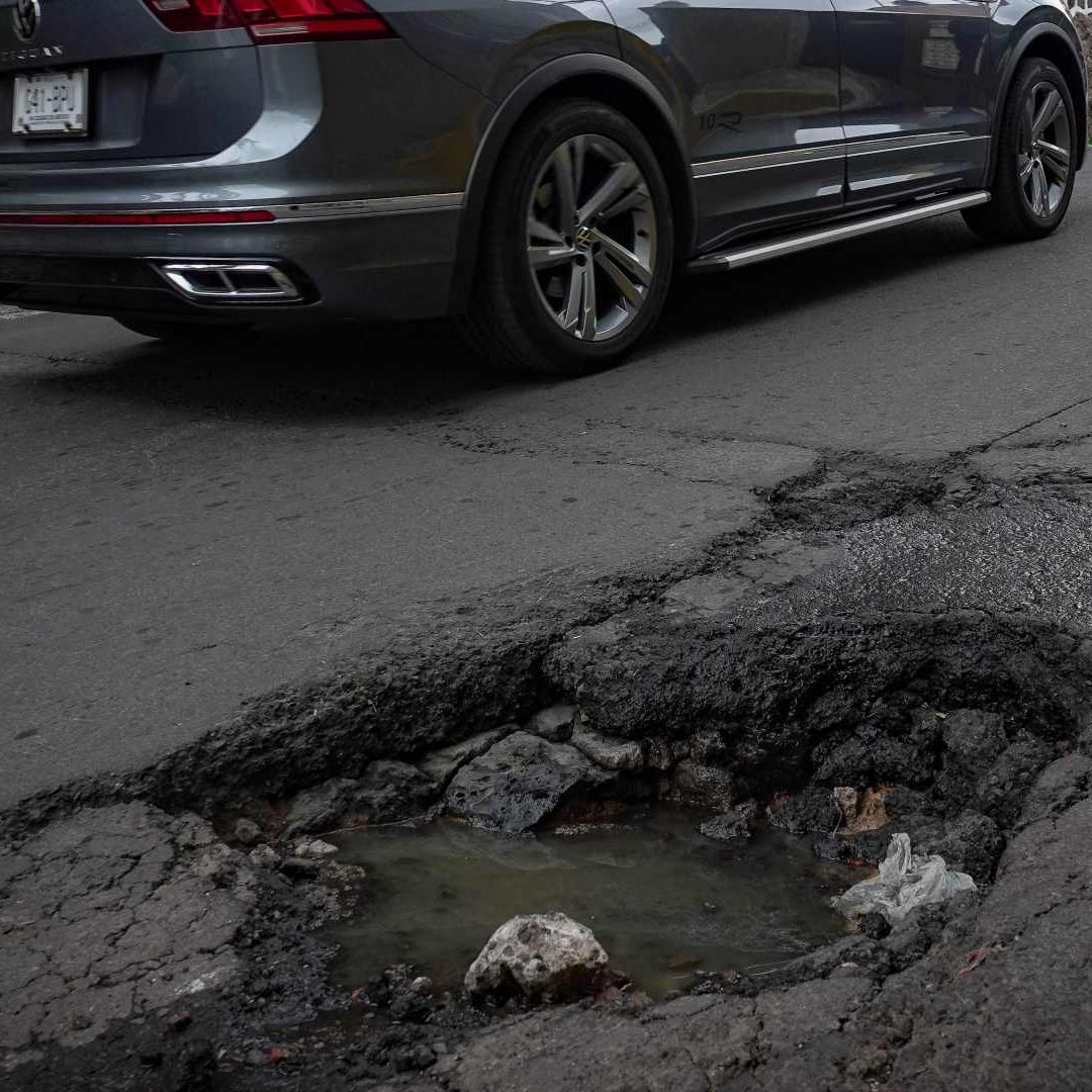 Baches afectan las diversas alcaldías de la CDMX. Foto: Cuartoscuro | Archivo