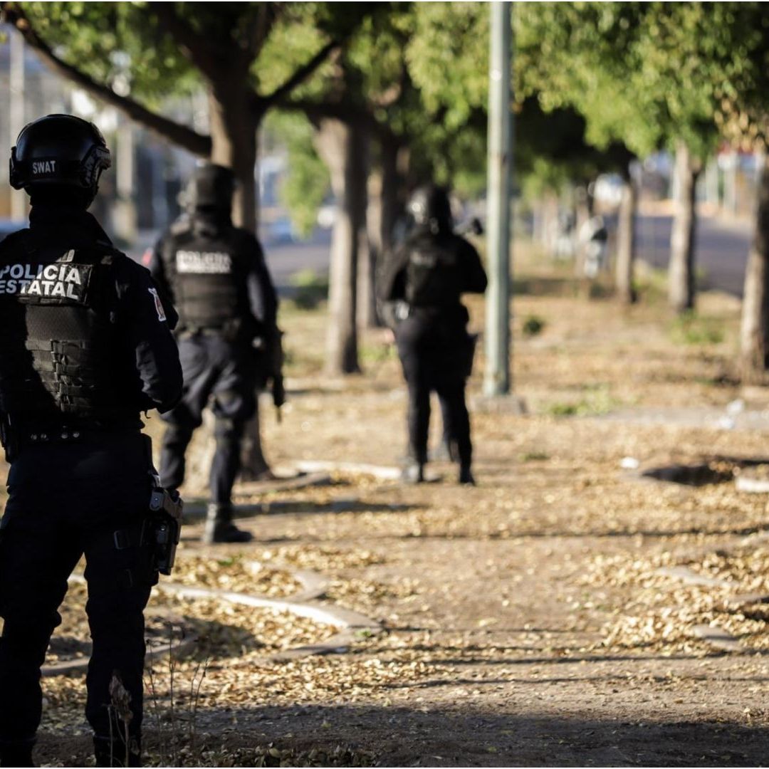 Policía Municipal Regresa a Calles de Culiacán, Mientras Comercios Cierran o Venden por Internet
