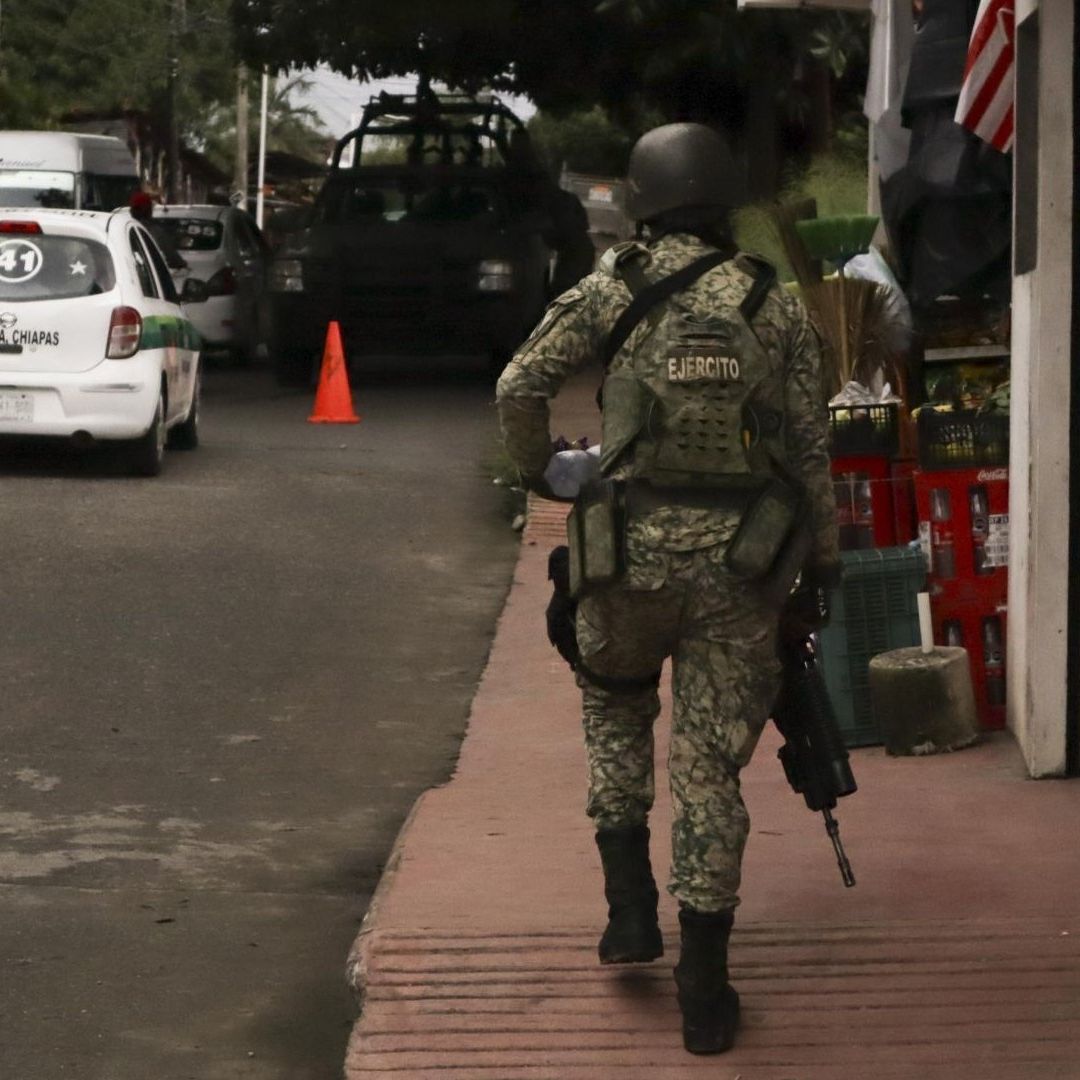 Ejército resguarda el hospital donde fueron hospitalizados los migrantes que resultaron heridos