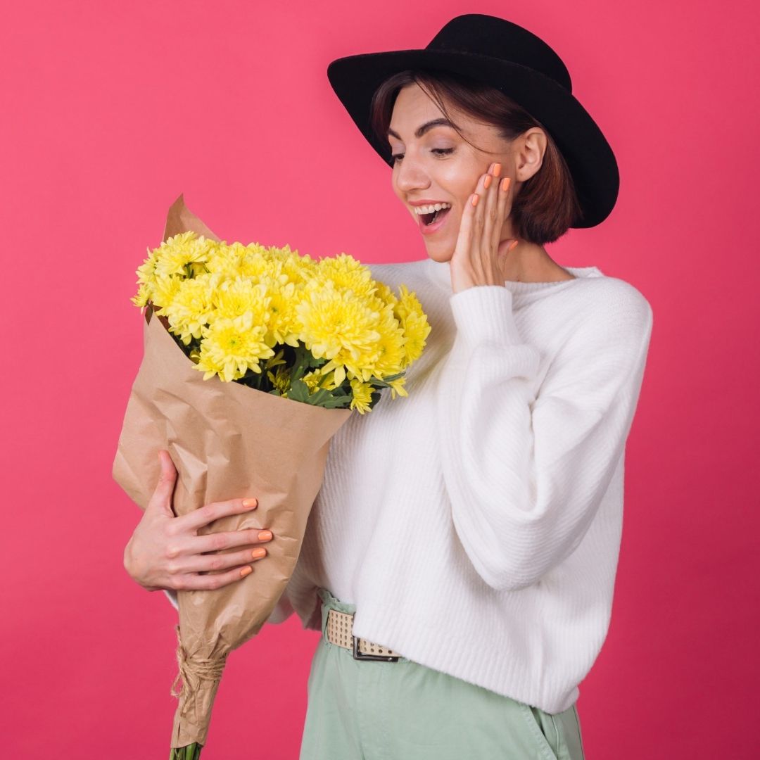 Por qué se regalan flores amarillas el 21 de septiembre 2025 en México significado y a quiénes dan rosas este día