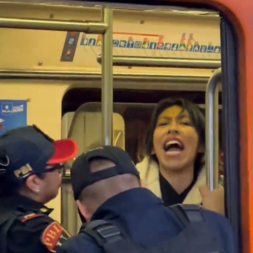 Policías Desalojan a Cuentacuentos y su Hija de la Línea 2 del Metro CDMX; Así las Sacaron