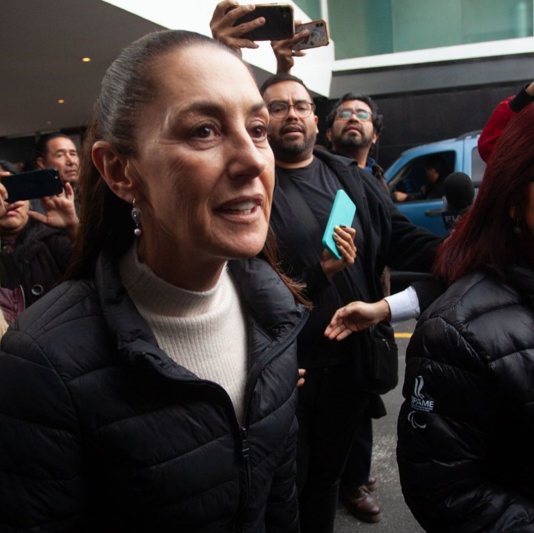 Sheinbaum asiste a funeraria para darle el último adiós a Ifigenia Martínez