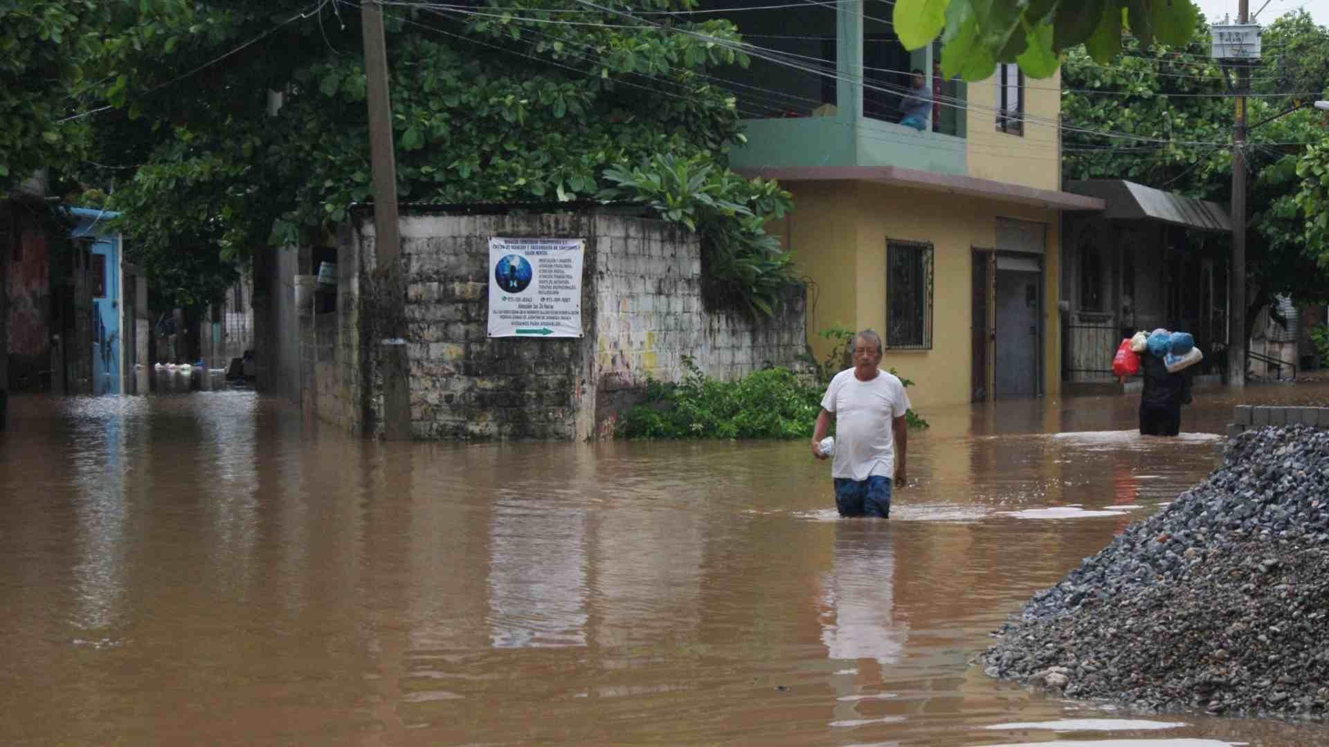 Desbordamiento de Río "Los Perros" en Juchitán, Oaxaca