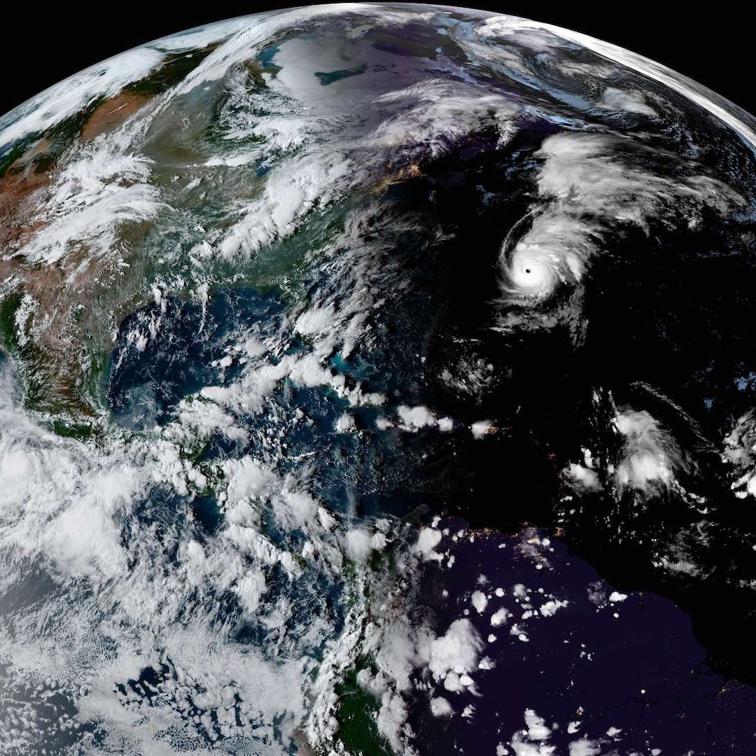 Imagen del equinoccio tomada desde el espacio por el satélite de la NOAA