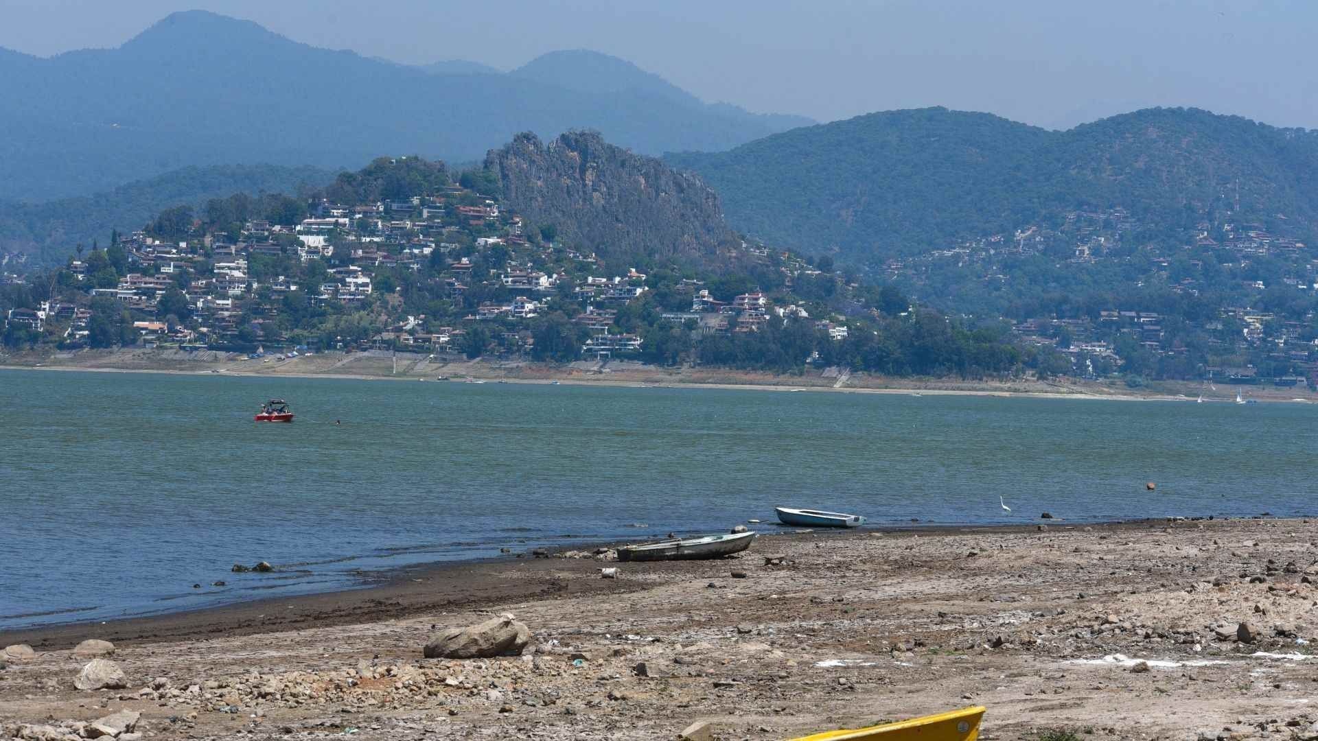 Presa “Miguel Alemán” en Valle de Bravo
