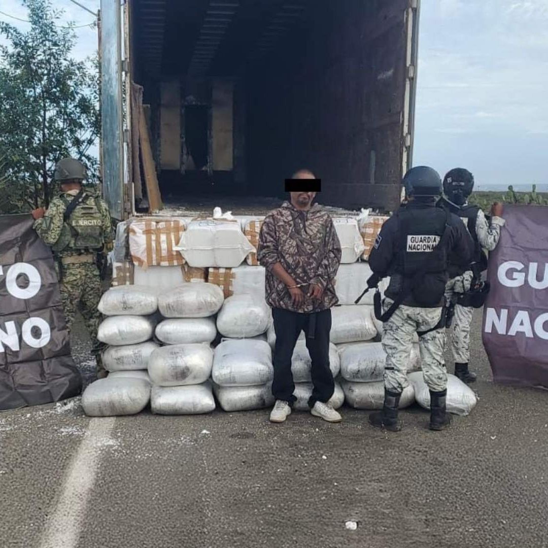 Aseguran Camión con Más de Una Tonelada de Metanfetamina en Baja California; Provenía de BCS