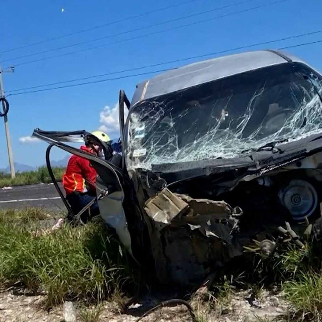 Muere Mujer al Chocar Contra Tráiler en Carretera de Monclova