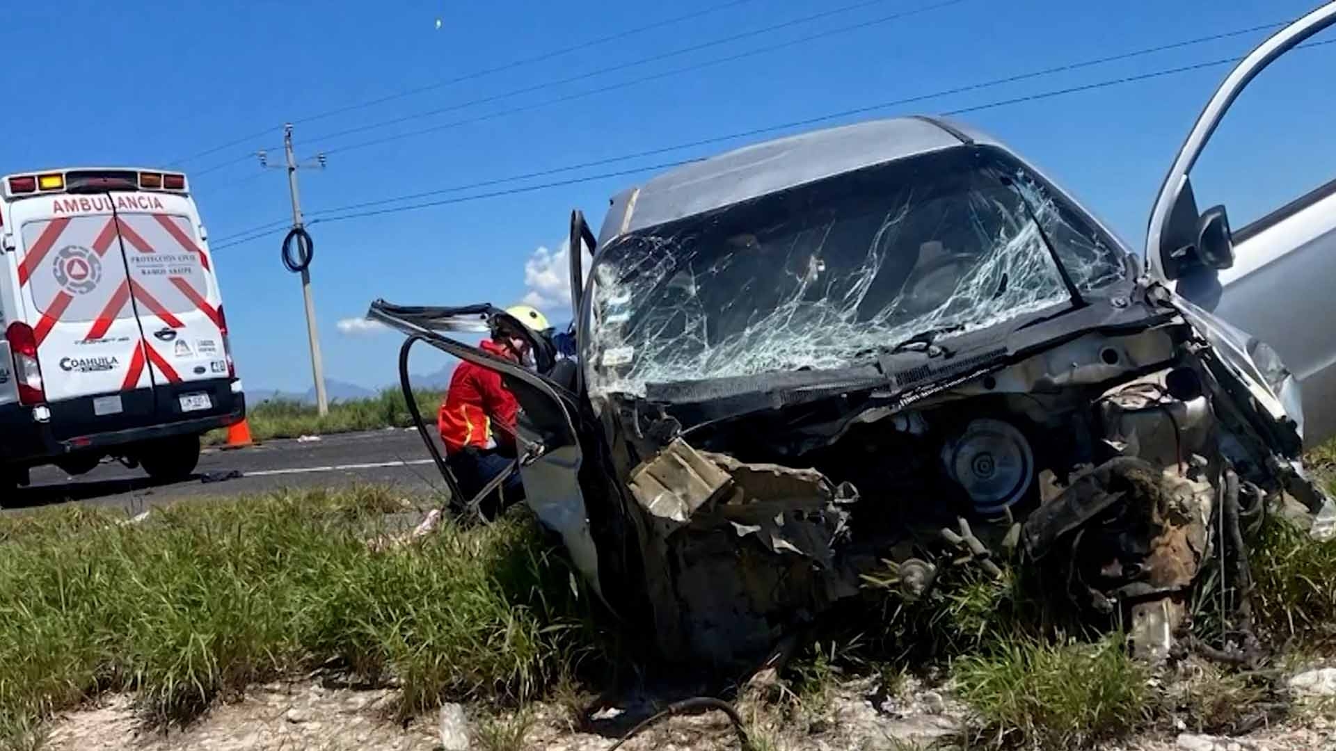 Muere Mujer al Chocar Contra Tráiler en Carretera de Monclova