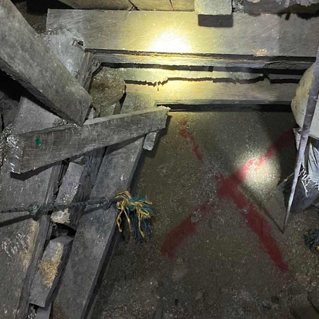 De acuerdo con las autoridades, los mineros se encuentran con vida y están en comunicación