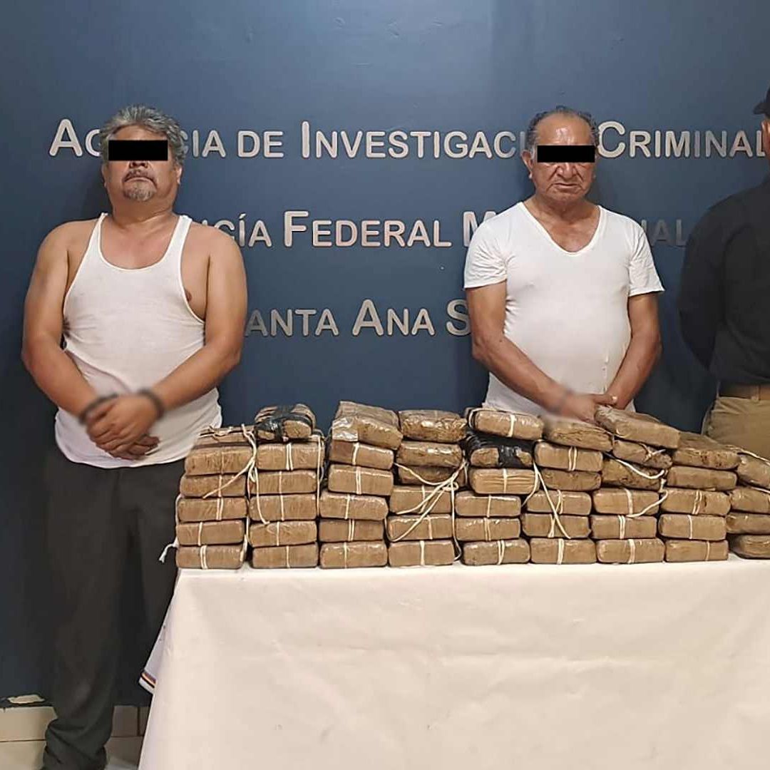 Detenidos con paquetes con droga en Sonora