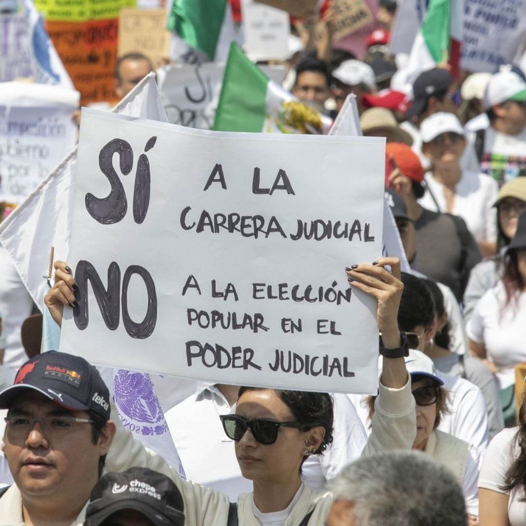 Protesta de estudiantes, jueces y magistrados en la CDMX contra la Reforma Judicial.