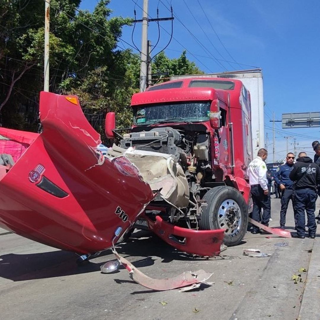 Traileros Pelean por Ganarse el Paso y Uno Muere en CDMX
