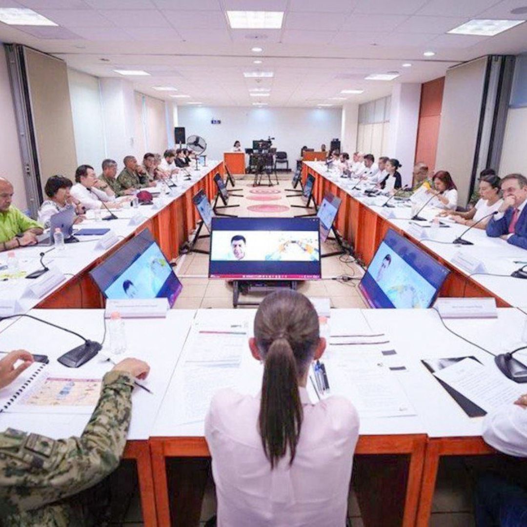 En Acapulco, Guerrero, cientos de viviendas continúan afectadas por la cantidad de lodo que ingresó durante el paso del huracán John