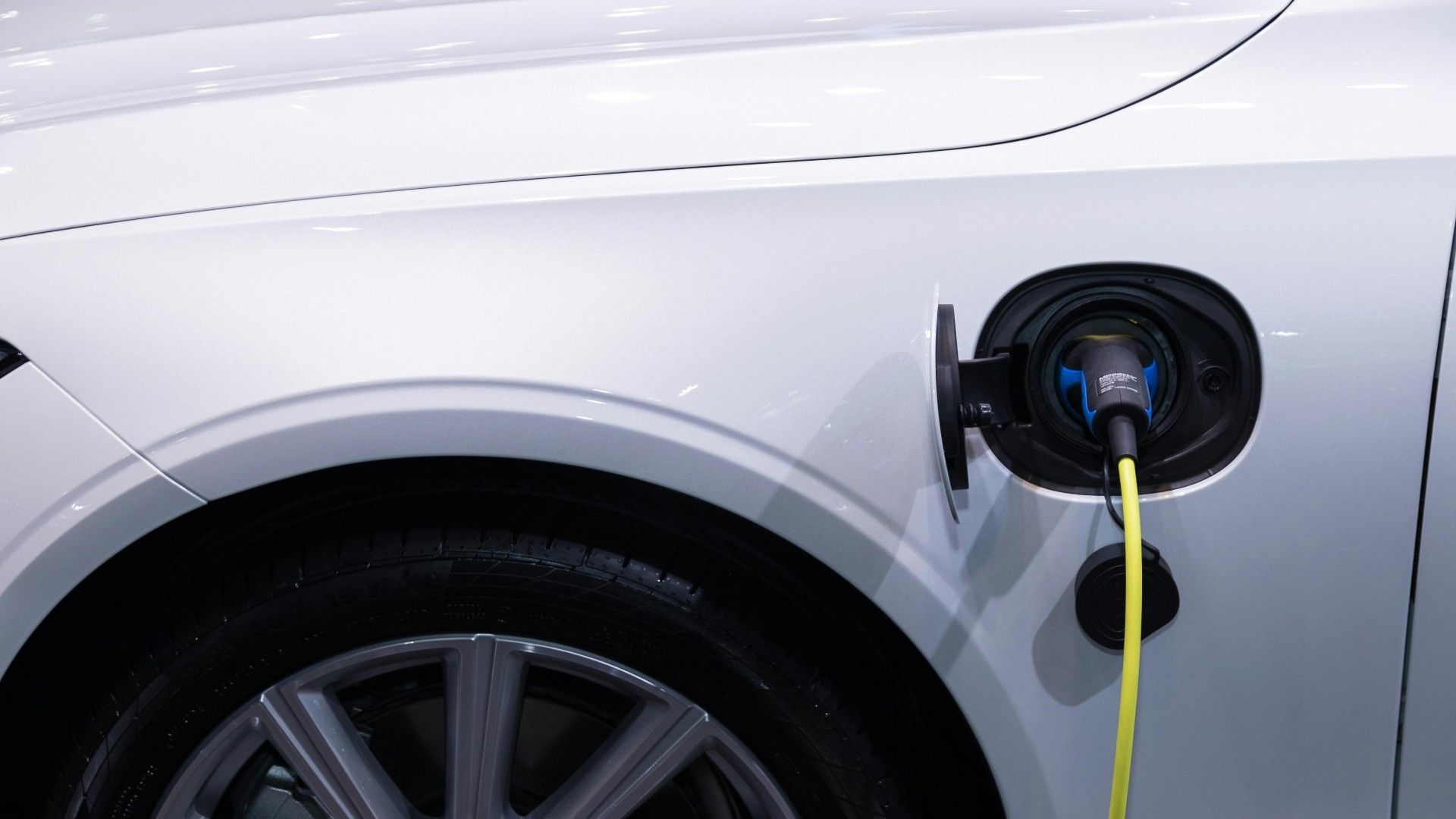 Claudia Sheinbaum dio a conocer algunas especificaciones sobre el Carro Olinia, primer auto eléctrico mexicano
