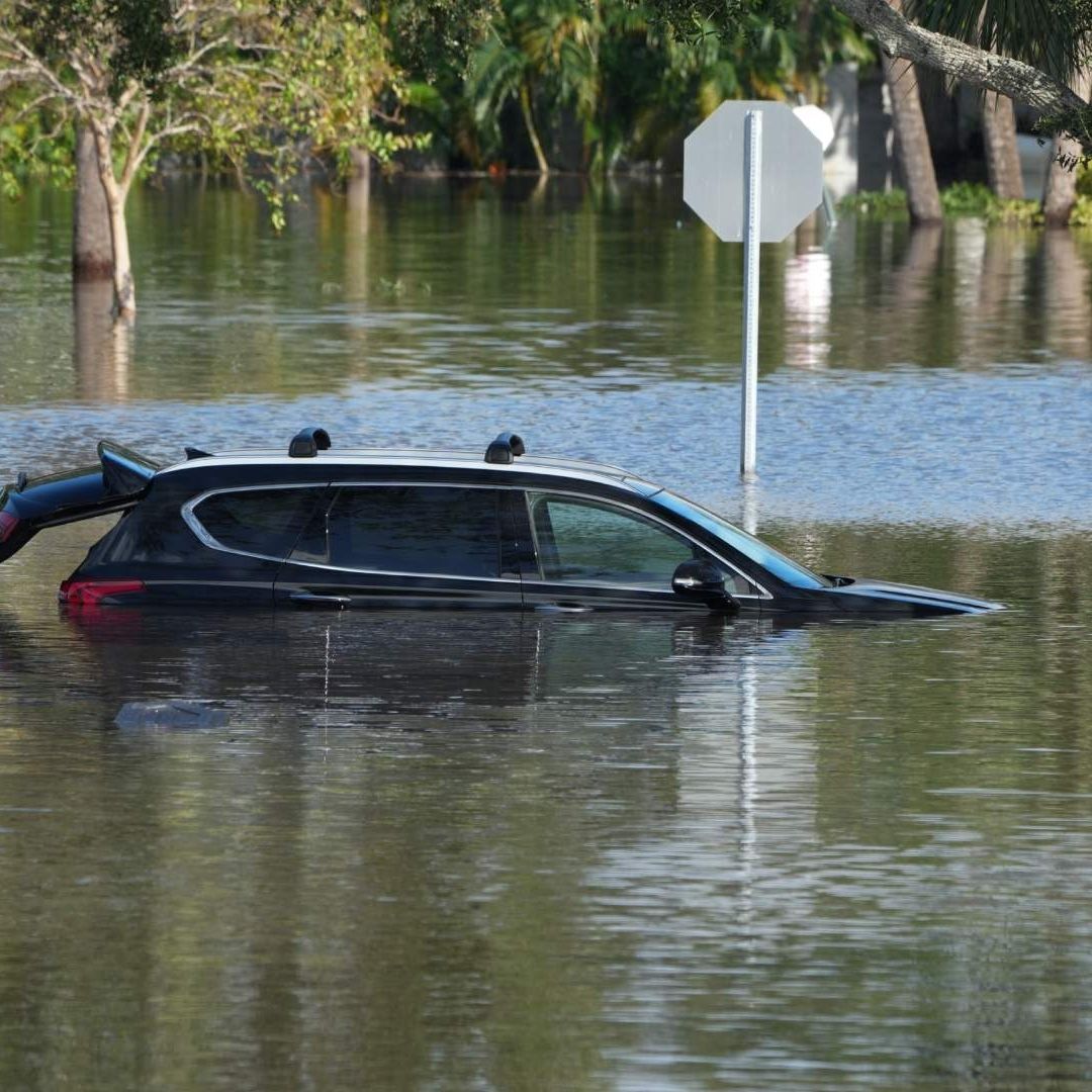 Severos daños ocasionó el huracán Milton en Clearwater, Florida