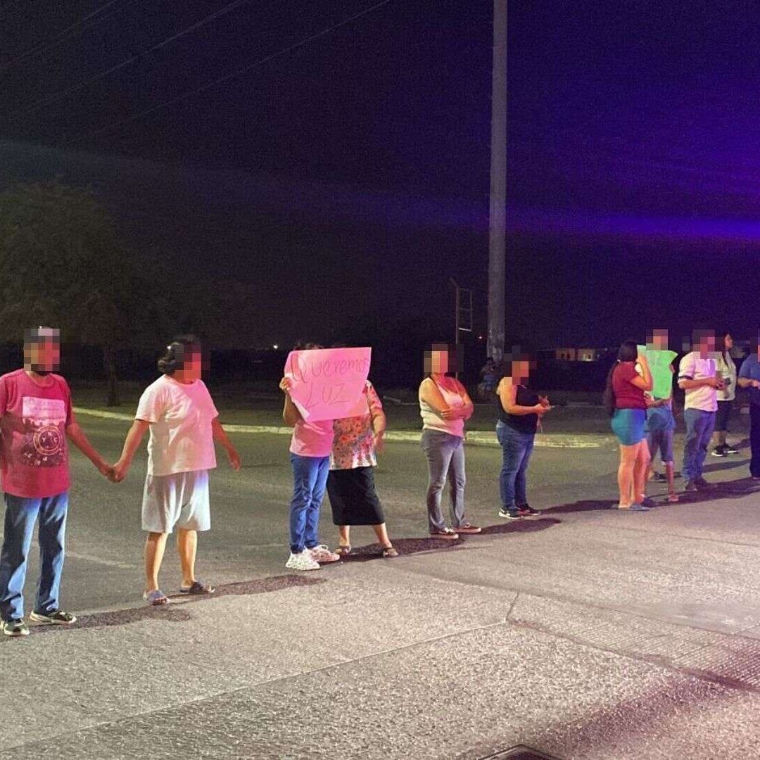 Bloqueo de Vecinos al Norte de Hermosillo Hoy: Exigen Servicio de Energía Eléctrica en Colonias
