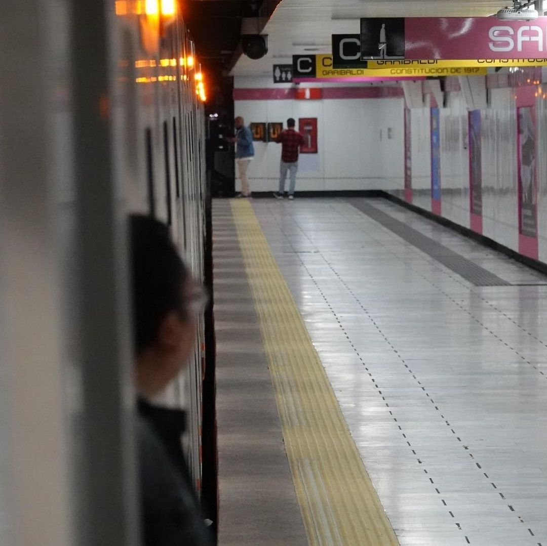 ¿De Cuánto es la Multa por Quedarse Dormido en el Metro de la CDMX? Esto Podrías Pagar