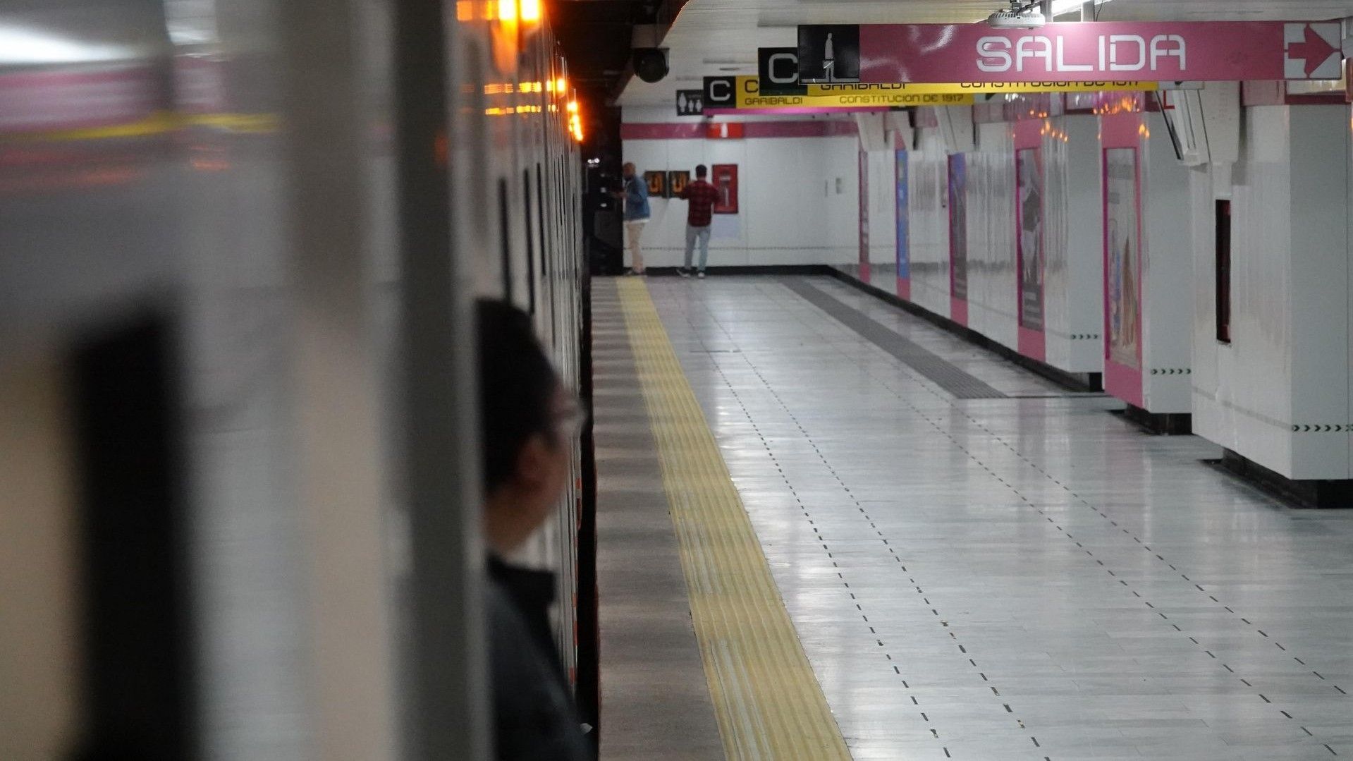 ¿De Cuánto es la Multa por Quedarse Dormido en el Metro de la CDMX? Esto Podrías Pagar