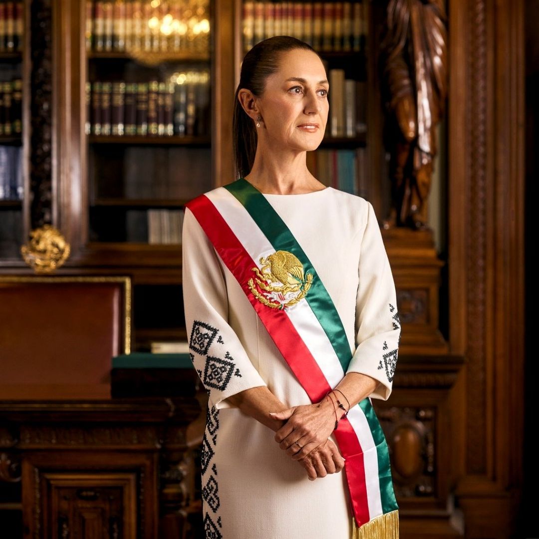 Primera Foto Oficial Claudia Sheinbaum como presidenta de México así se ve la imagen desde Palacio Nacional