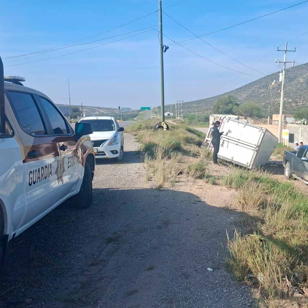 Vuelca Camión Cargado con Pollo en Tula, Tamaulipas