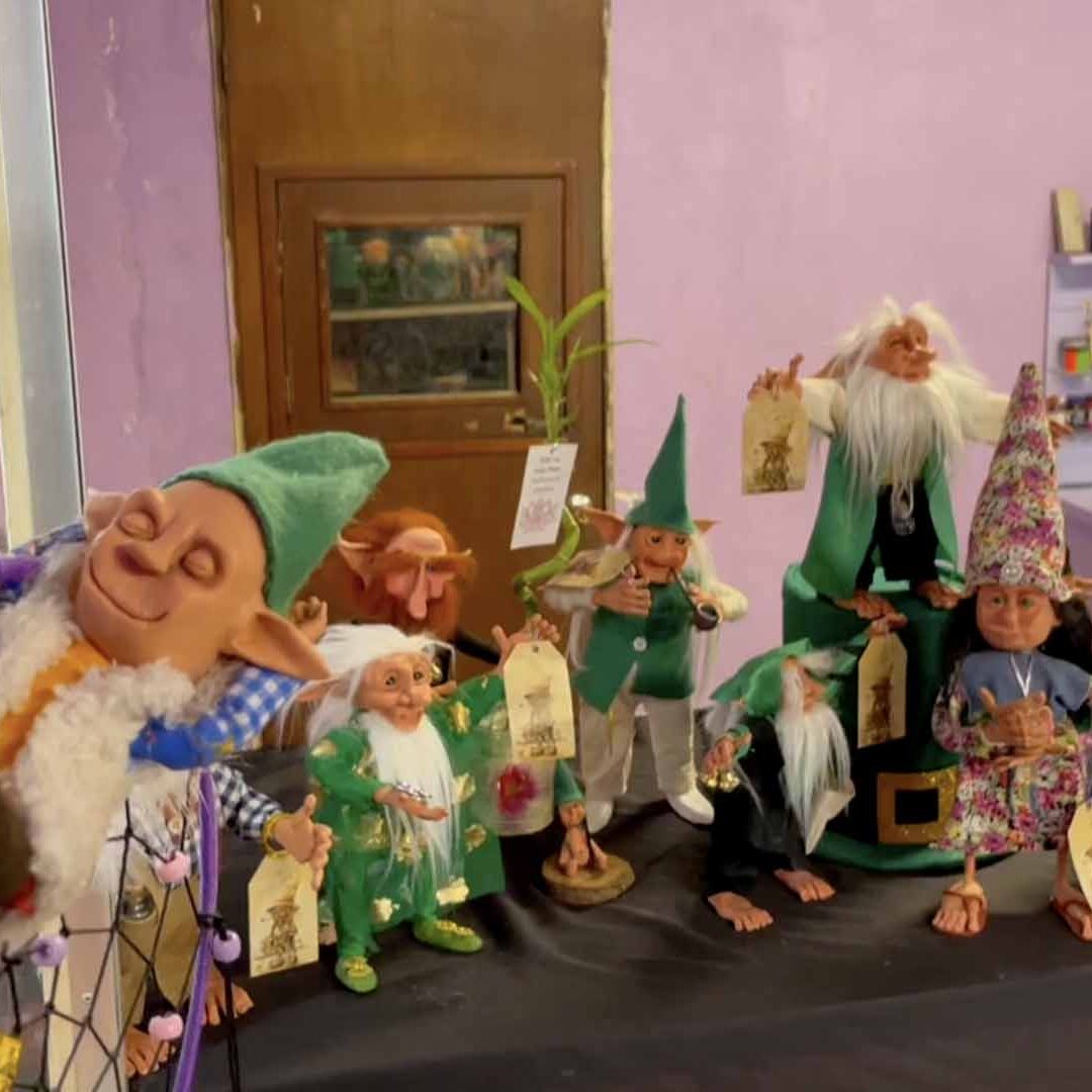 Conoce a Simón, el Duende Guardián ¿Maldad o Protección para tu Hogar?