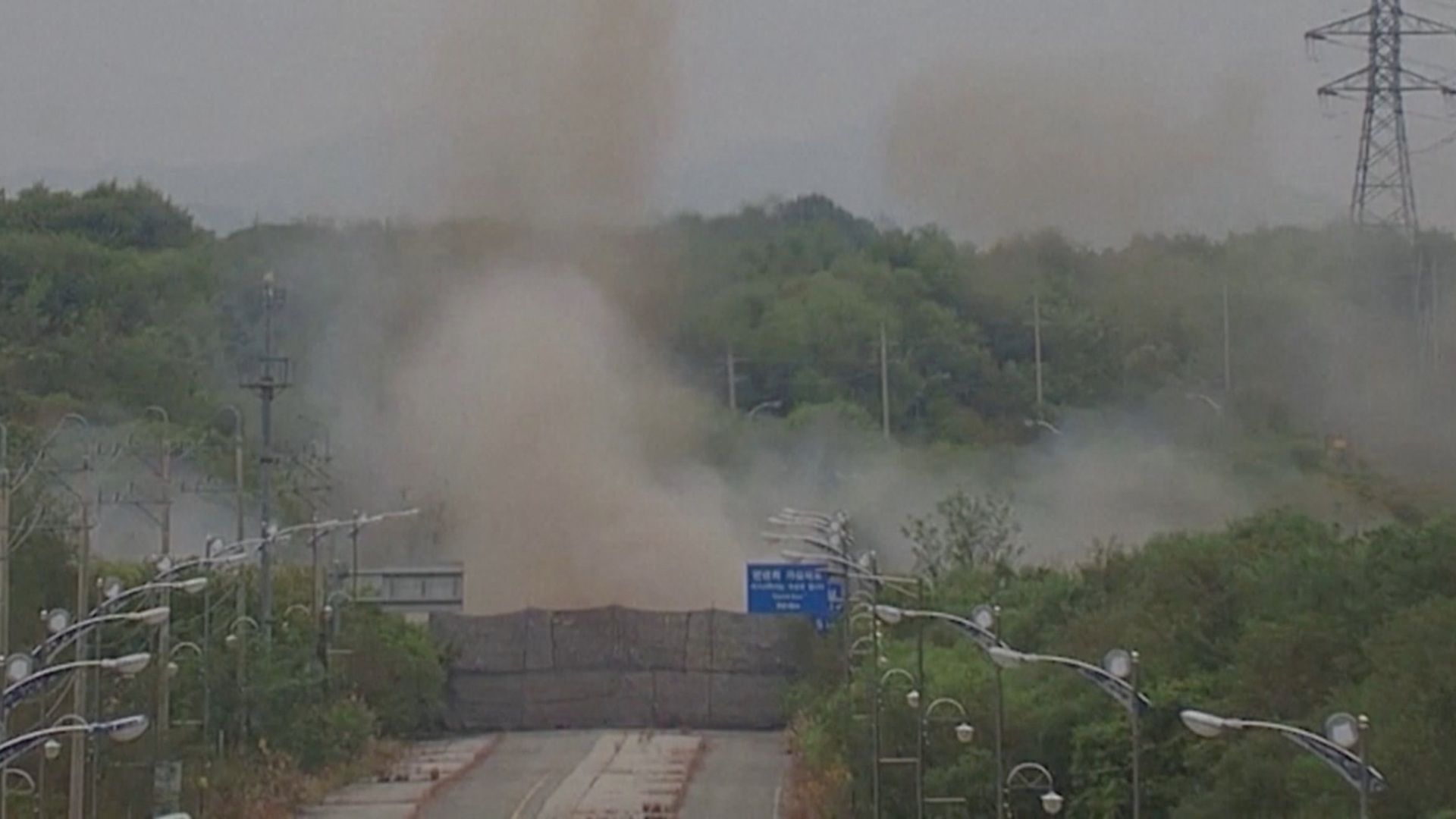 Corea del Norte Destruye Carreteras que Conectan su Territorio con Corea del Sur