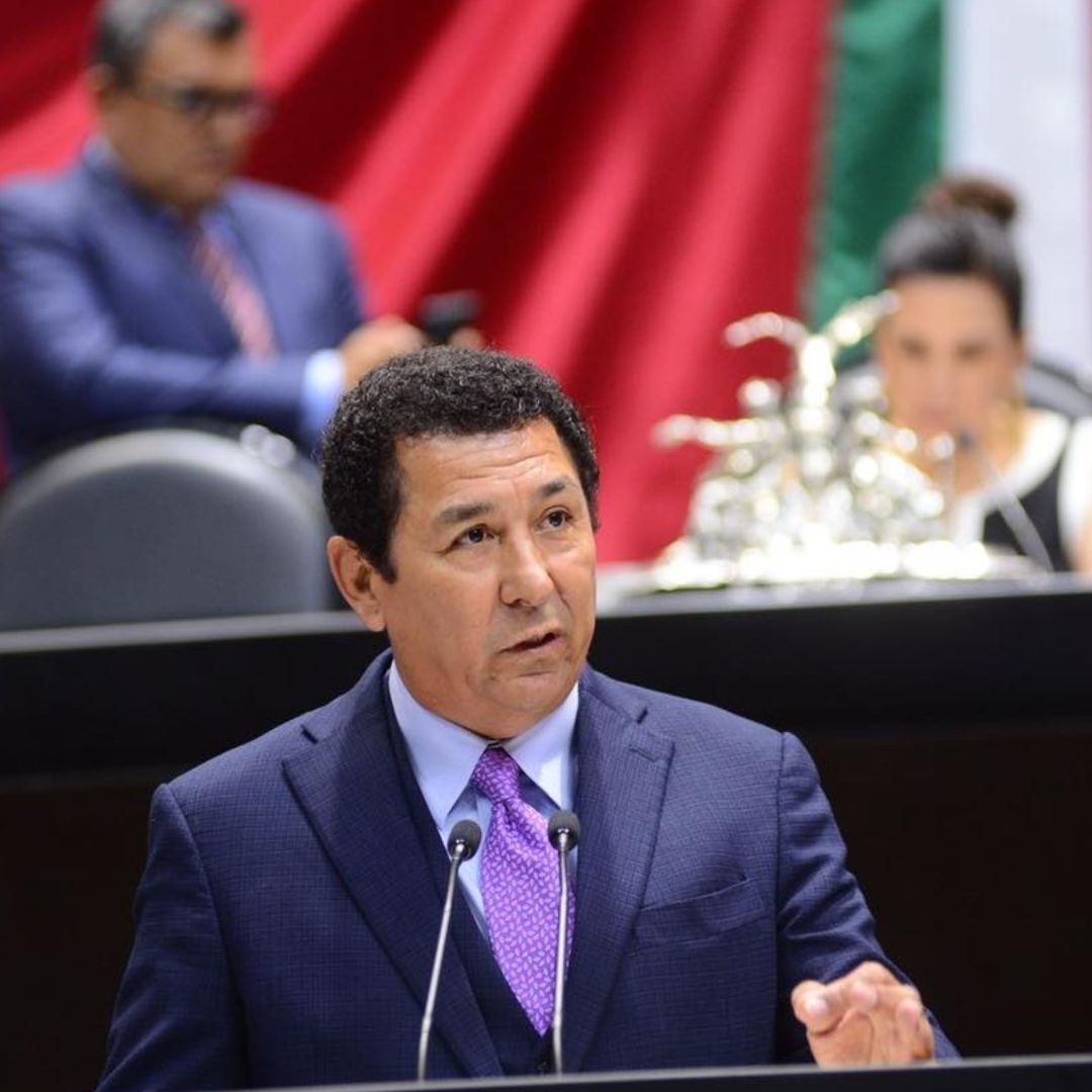 Retienen al diputado Mario López Hernández
