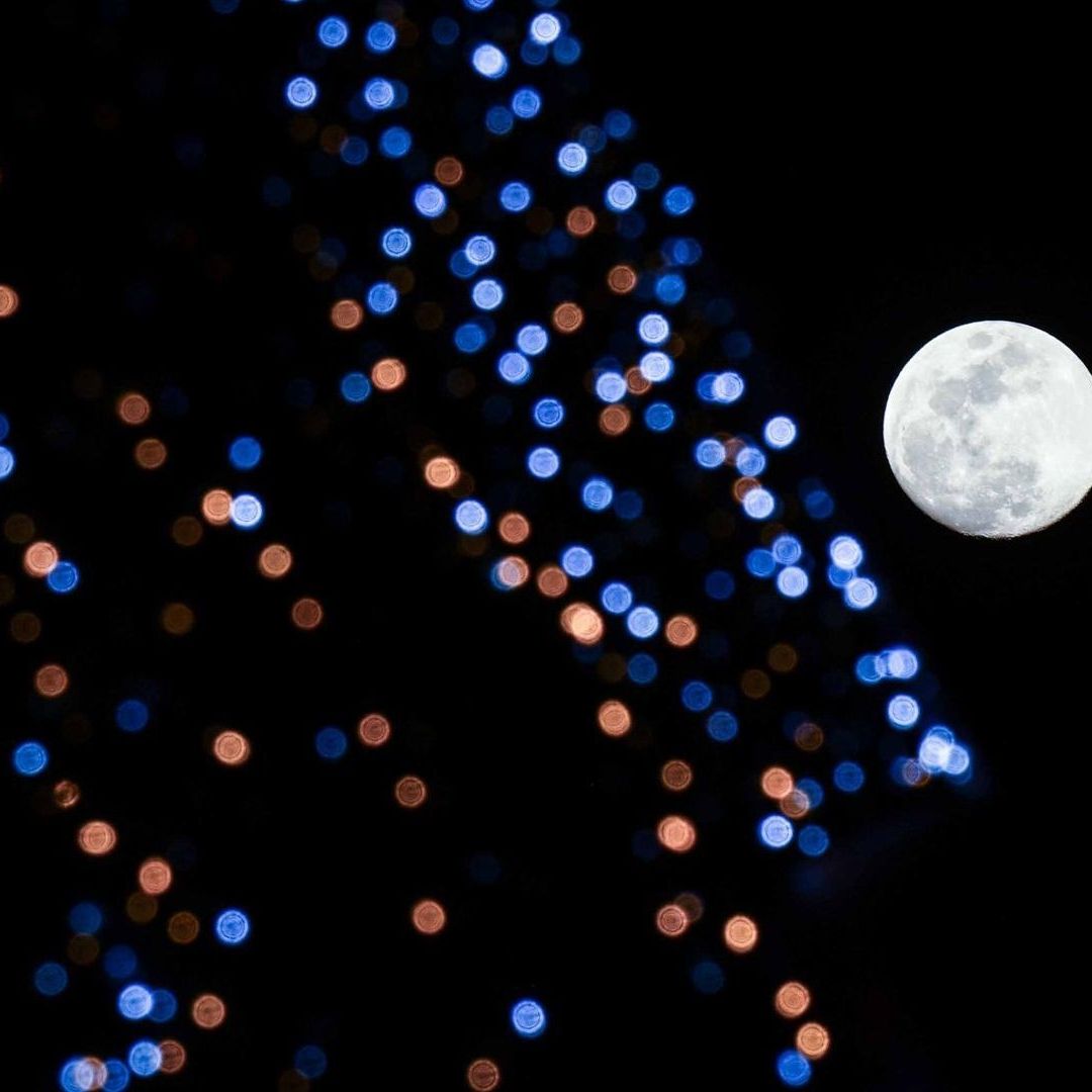 La Luna llena, denominada como Superluna del Cazador, alcanzará su punto máximo este jueves 17 octubre 2024