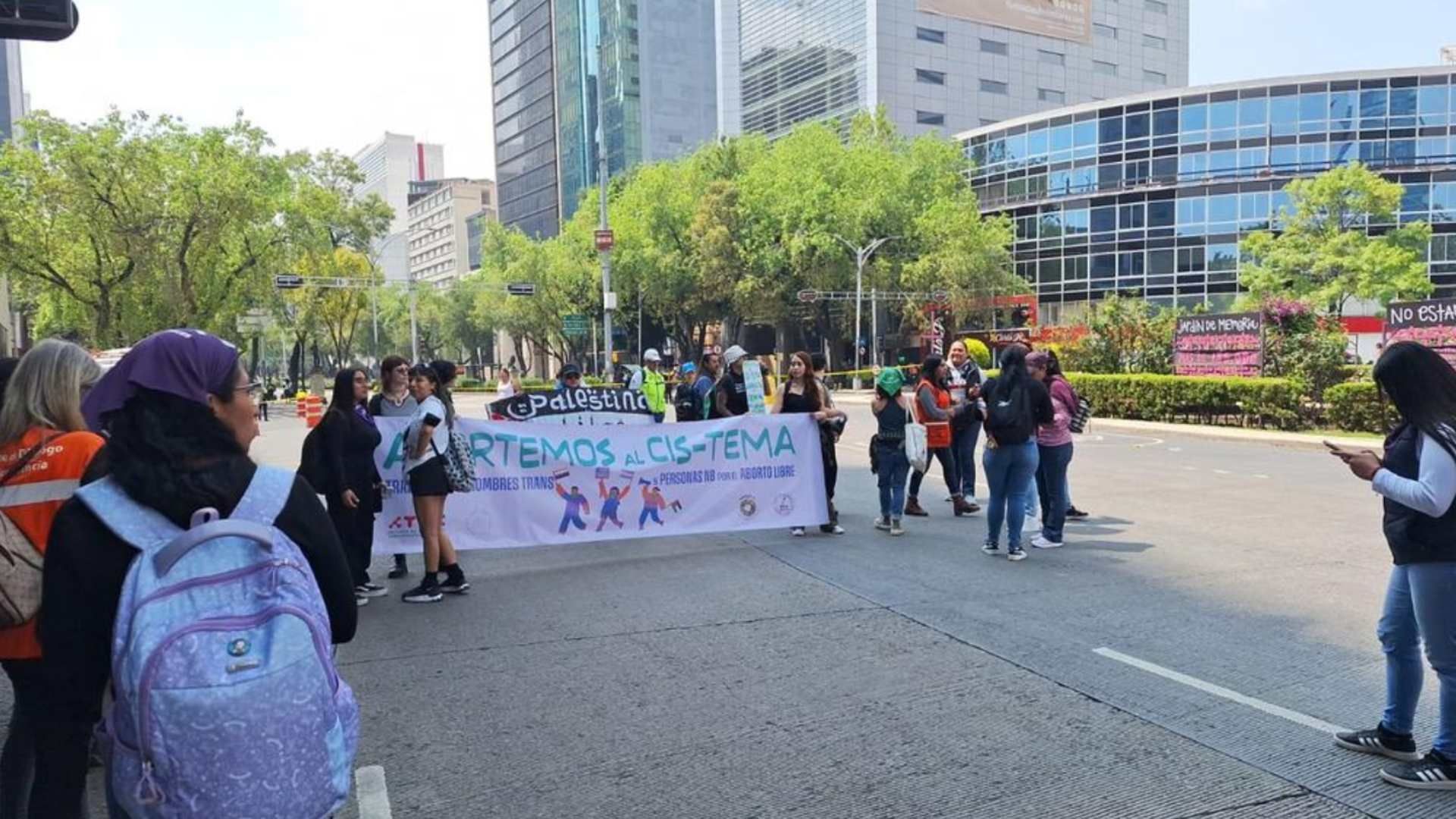 Marcha a favor del aborto en CDMX. Foto: @SCPPyBG